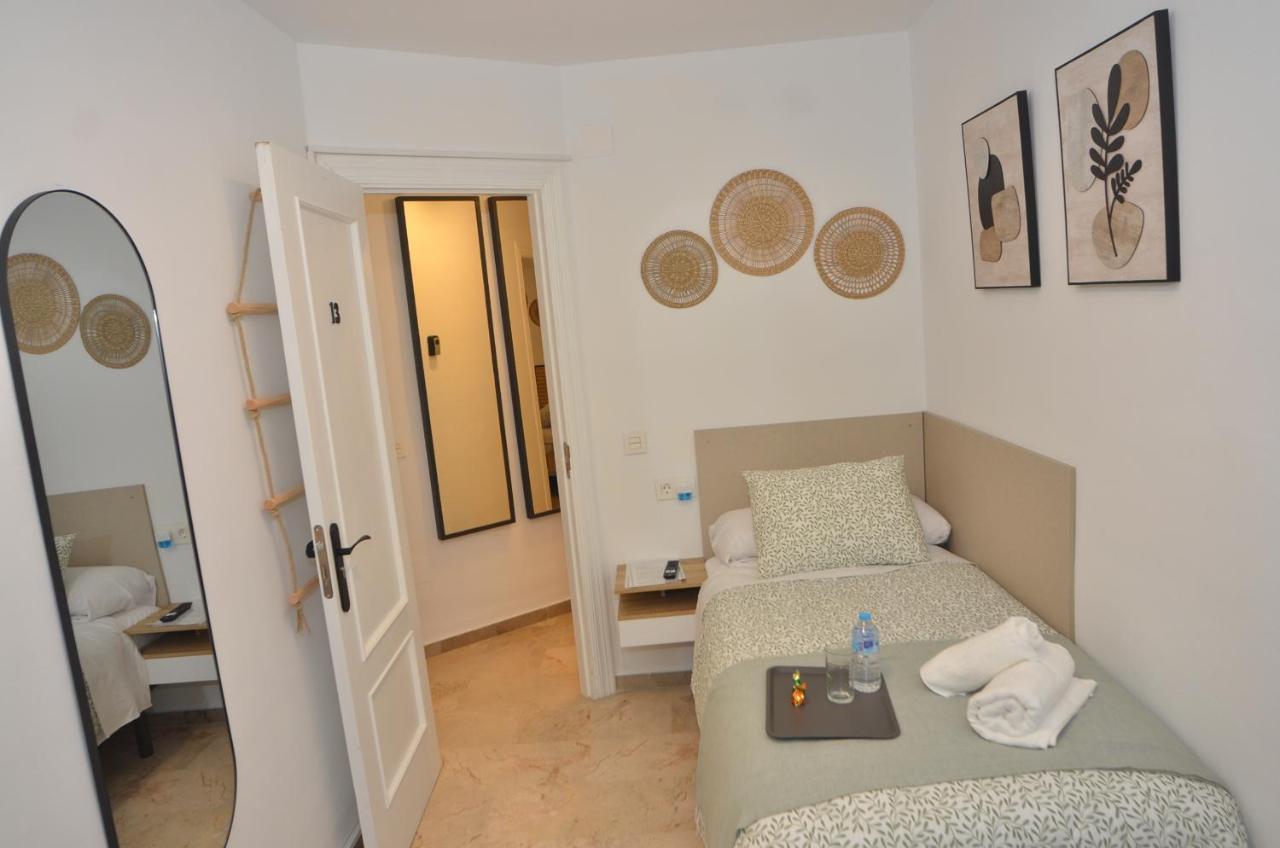 Alojamiento Azahara Málaga Exterior foto