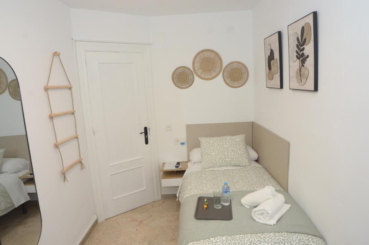 Alojamiento Azahara Málaga Exterior foto